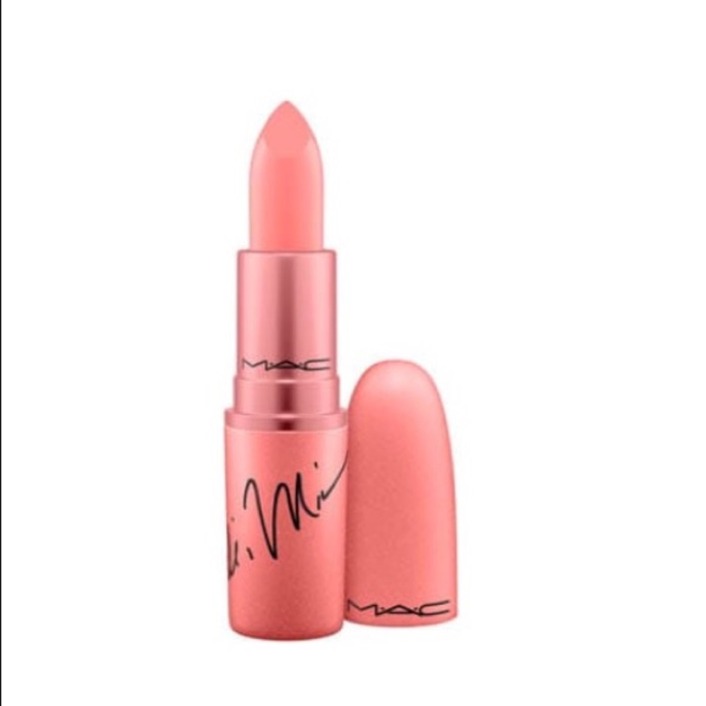 Mac Nicki’s nude lipstick and the pinkprint